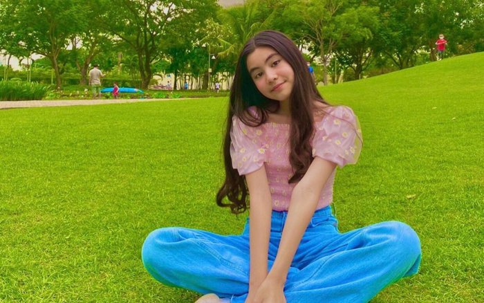 Con gái út 13 tuổi của MC Quyền Linh khiến cộng đồng mạng phát cuồng vì chiều cao 'khủng'
