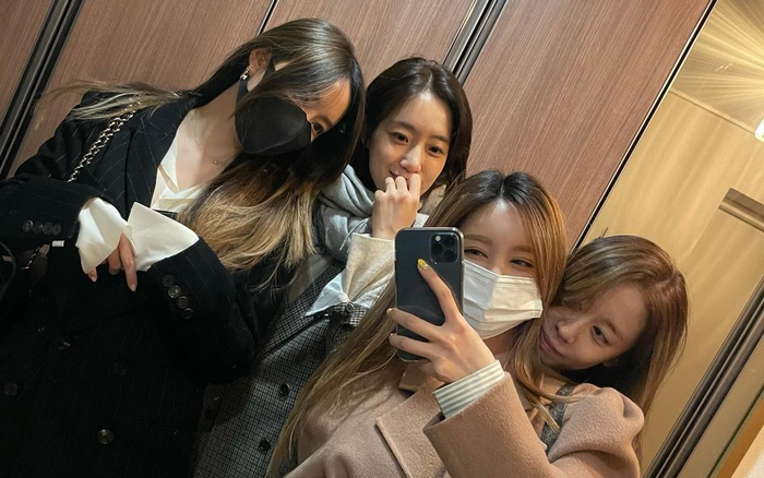 Qri bất ngờ tung loạt ảnh mới, T-Ara hội ngộ ngay đầu 2021