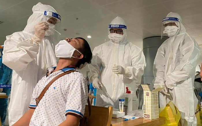 TP.HCM phát hiện thêm 2 ca nghi nhiễm Covid- 19, là nhân viên làm việc tại sân bay Tân Sơn Nhất