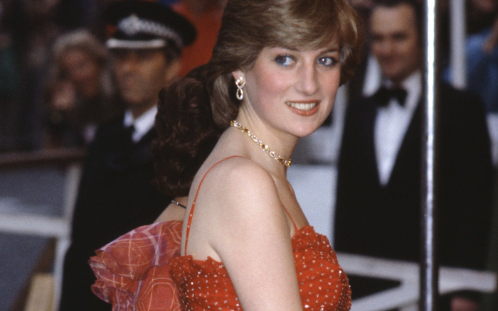 Bí ẩn tủ đồ Hoàng gia: Gu thời trang cá tính trước khi làm dâu hoàng gia của Công nương Diana