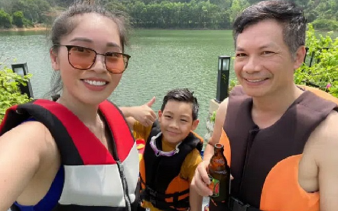 'Shark' Hưng khiến nhiều người bất ngờ khi khoe khoảnh khắc ấm áp bên hai con riêng