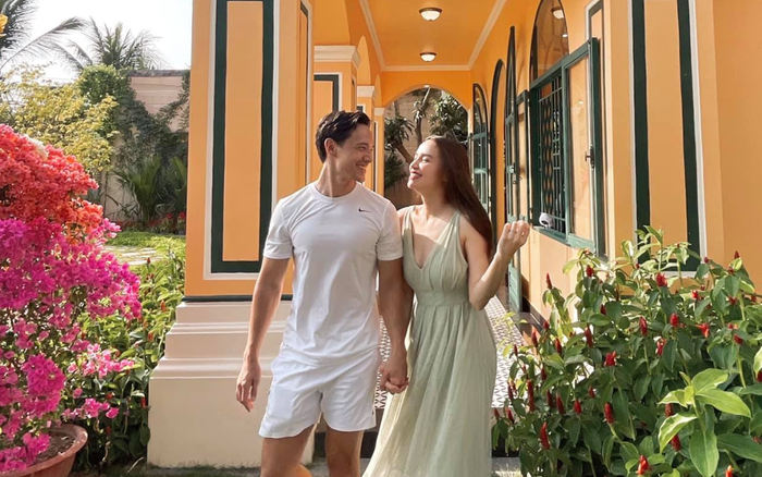 Khoe ảnh tình bể bình bên Kim Lý, Hồ Ngọc Hà liền bị soi chỉnh ảnh quá đà