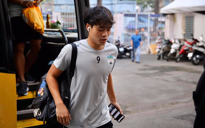 Cầu thủ HAGL phải cách ly tập trung 3 ngày để xét nghiệm Covid-19