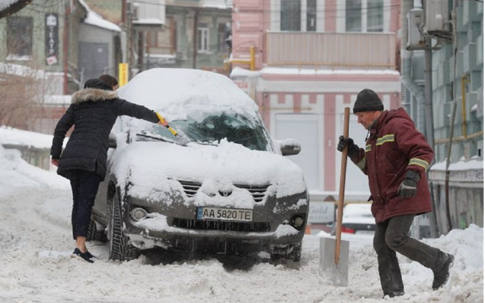 Thanh niên gọi điện báo vừa đâm bạn tình của mẹ nhưng cảnh sát tới nơi phát hiện sự thật 'ngã ngửa'