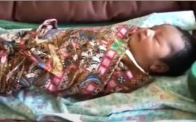 'Đang cầu nguyện thì thấy luồng gió thổi qua, cô gái bất ngờ mang bầu rồi sinh con'