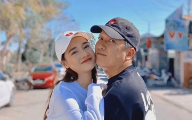 Nhã Phương 'gây sốt' khi tung clip siêu ngọt ngào bên ông xã Trường Giang