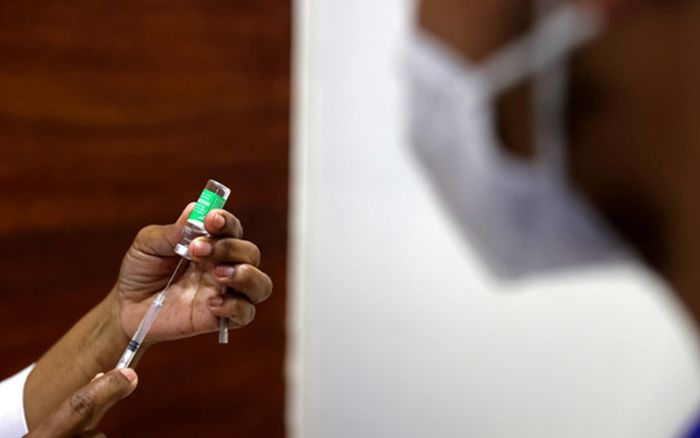 Tiêm vắc xin COVID-19 gặp biến chứng, đòi bồi thường được không?