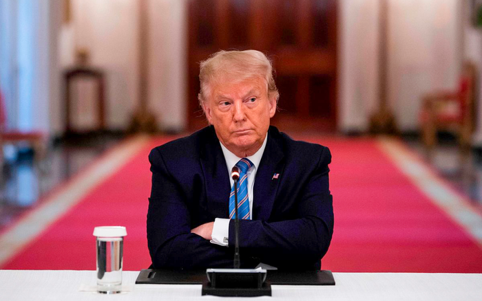 Ông Trump yêu cầu Facebook, Instagram khôi phục tài khoản