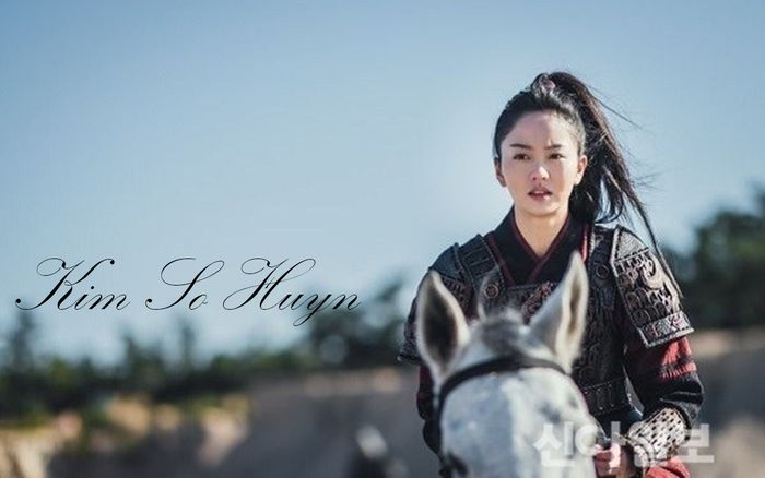 'Sông đón trăng lên': Kim So Hyun từ thân phận công chúa trở thành giai nhân sát thủ