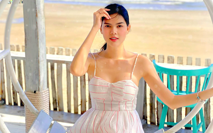 Vừa 'khoe' mua 20 cây vàng cầu may, Ngọc Trinh đã hững hờ 'khoe' vòng 1 đầy quyến rũ