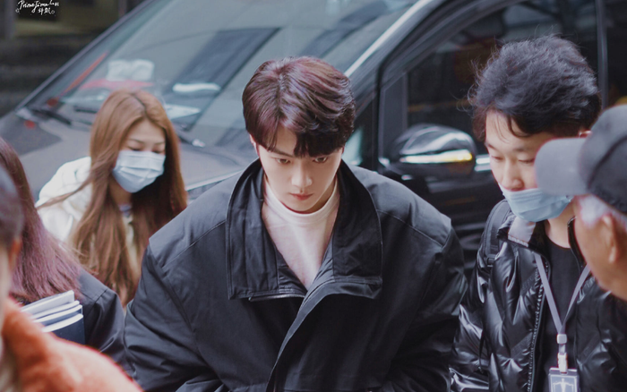 Hứa Khải để lộ gương mặt hốc hác, sụt cân là vô tình hay cố ý chiều lòng fan vì quá đẹp trai?