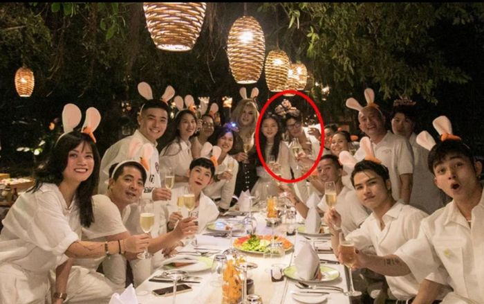 Dân mạng xôn xao tiệc sinh nhật của Ngô Thanh Vân là dịp để Huy Trần cầu hôn nữ diễn viên?