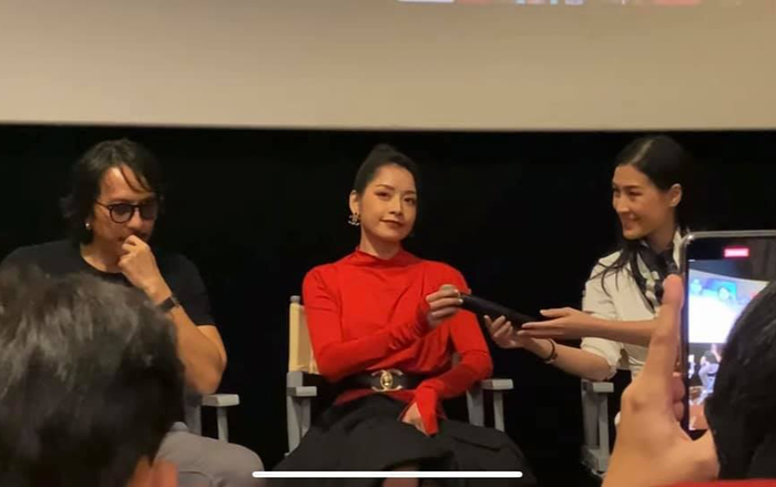 Chi Pu bị đào lại khoảnh khắc lồi lõm, coi thường đạo diễn Kathy Uyên?