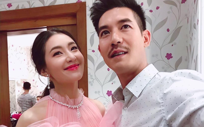 Weir Sukollawat đập tan tin đồn chia tay Bella Ranee, thừa nhận ít gặp hơn nhưng vẫn ngọt ngào như xưa