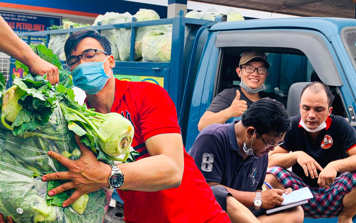 Người Đà Nẵng giải cứu rau củ Hải Dương: 'Chúng tôi hiểu nỗi lòng người nông dân vùng tâm dịch'