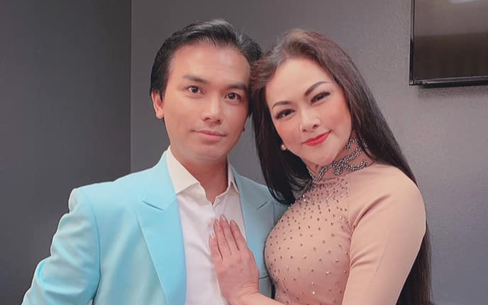 Danh ca Mạnh Quỳnh tiết lộ tình trạng sức khỏe và cuộc sống cách li tại Việt Nam