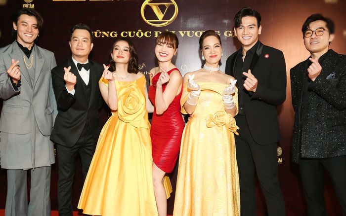 Hai 'gái già' Lan Ngọc - Kaity so kè nhan sắc, nửa showbiz tề tựu đại thảm đỏ