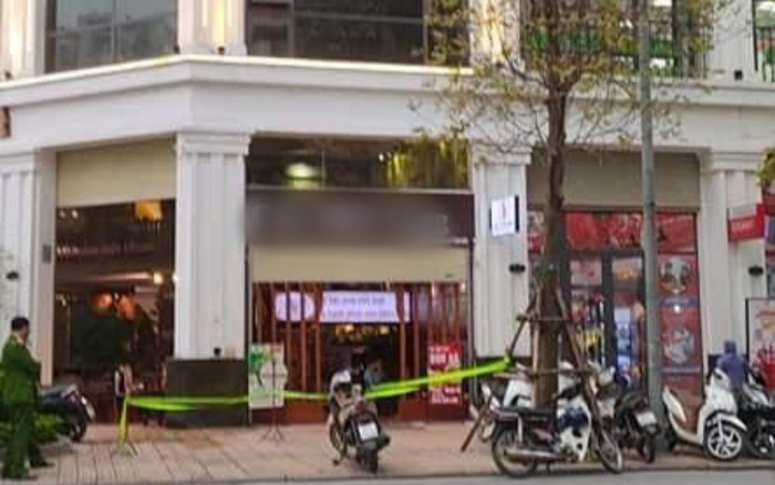 Hà Nội: Người đàn ông uống cà phê gần bất ngờ lên tầng 5 rồi rơi xuống đất phải nhập viện khẩn cấp