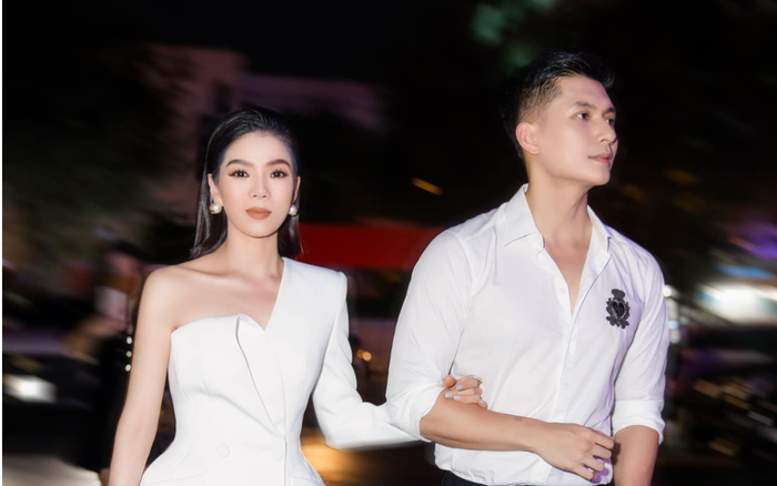 Lệ Quyên mặc đồ đôi tay trong tay cùng tình trẻ trên thảm đỏ, fan chỉ biết thốt lên 'quá đẹp đôi'