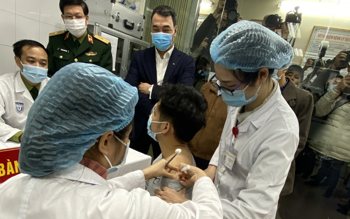 Những ai được ưu tiên tiêm vắc xin Covid-19 tại TP.HCM?