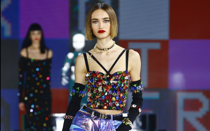 Dolce & Gabbana kết hợp sàn catwalk với trí tuệ nhân tạo