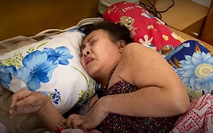 Bệnh tình nghệ sĩ Hoàng Lan ngày một trở nặng: Lưng bị lở, thịt bị hoại tử thấy cả xương sống