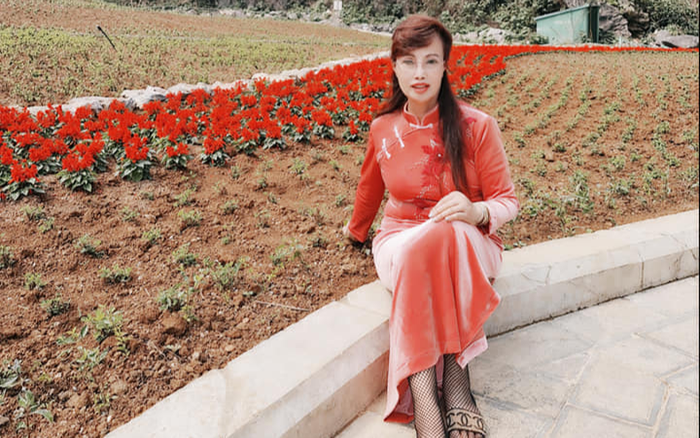 'Cô dâu 62 tuổi' khoe được chồng yêu chiều hết mực nhưng dân mạng chỉ chú ý vào chi tiết này