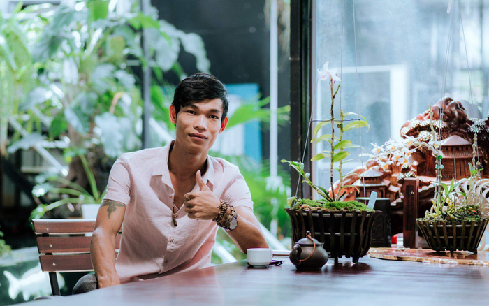 Đi từ nghèo khó, 9X Hạc Hoàng Huy thành công từ trồng hoa lan