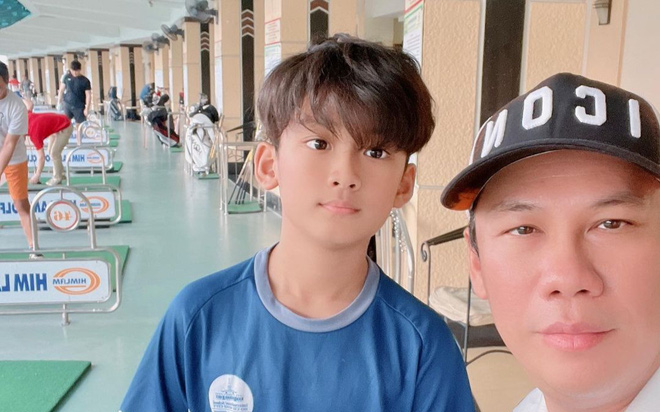 Quý tử nhà Lệ Quyên khẳng định đẳng cấp thiếu gia khi mới 10 tuổi đã biết chơi golf