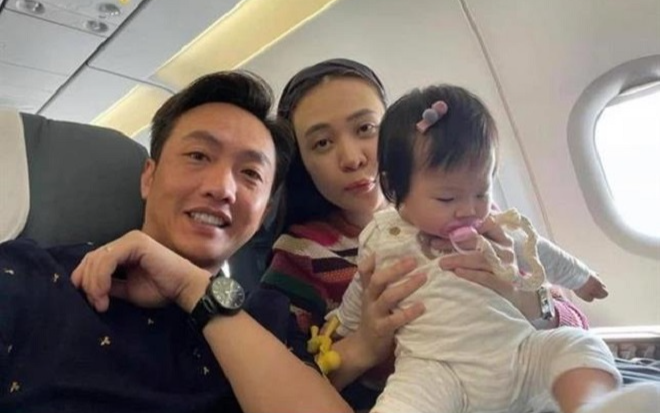 Đăng ảnh du lịch cùng gia đình, Cường Đô La vô tình để lộ mặt mộc kém xinh của Đàm Thu Trang