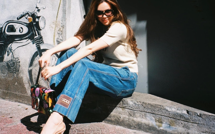 Hồ Ngọc Hà ngồi vỉa hè vẫn làm sáng bừng góc phố chỉ với items hoàn hảo này