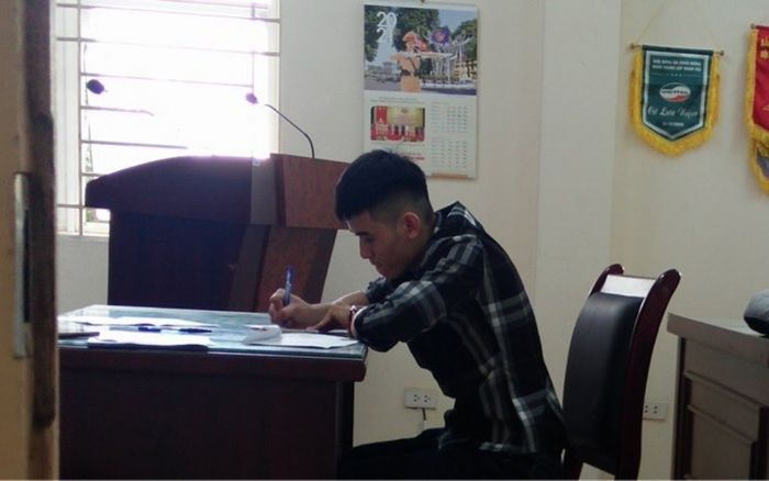 Tài xế vít ga gần 300km/h trên Đại lộ Thăng Long đã ra công an trình diện