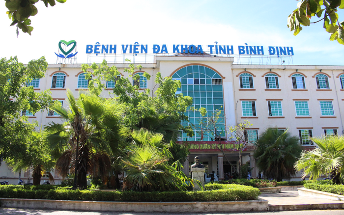 Thanh niên nghiện ma túy dùng dao sát hại người yêu rồi tự sát bất thành