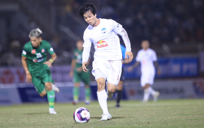 Kiatisak 'đấu' Đức Thắng: Thành bại tại Công Phượng và Rimario?