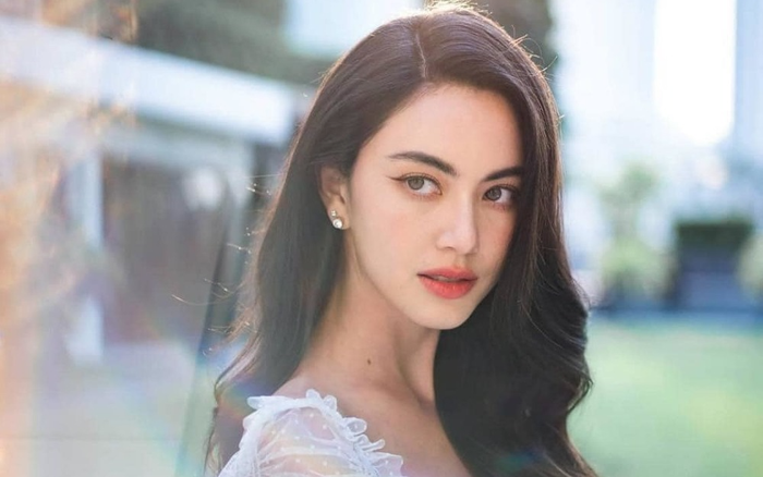 Mai Davika chính thức vượt mặt nữ minh tinh gạo cội Aum Patcharapa để lập kỷ lục này tại Thái Lan