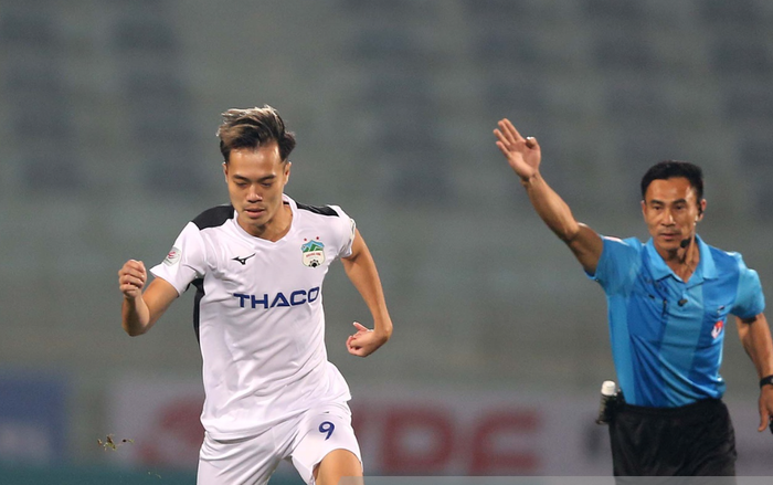 Văn Toàn rực sáng, HAGL hạ Bình Định