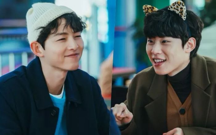 'Vincenzo': Kim Sung Cheol với màn 'cameo đi vào lòng đất', nhất định phải hôn Song Joong Ki mới chịu