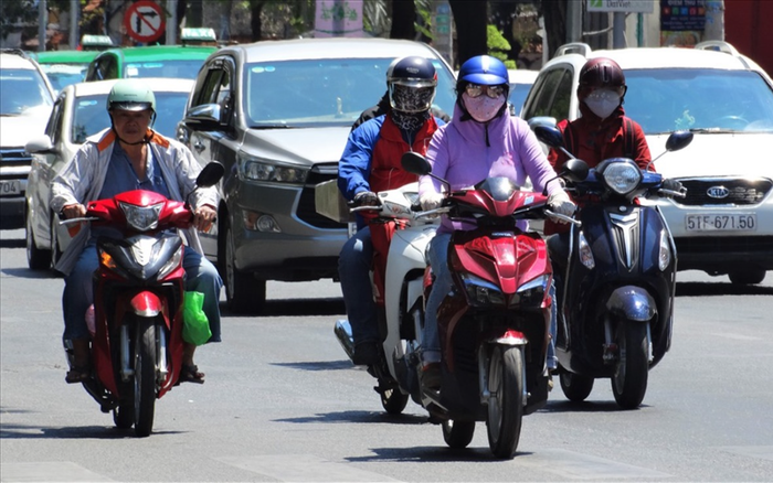 Nắng nóng trên diện rộng ở Nam Bộ, chỉ số tia UV tại TP.HCM ở ngưỡng gây hại cao