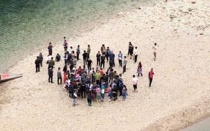 Nam thanh niên trượt chân từ lan can cầu tử vong thương tâm ở Lào Cai