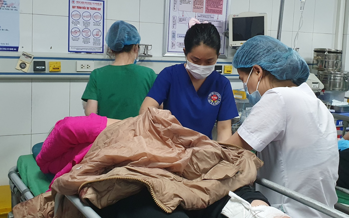 Xe khách nát bét sau cú tông mạnh: Nạn nhân đau đớn kể lại vụ tai nạn kinh hoàng