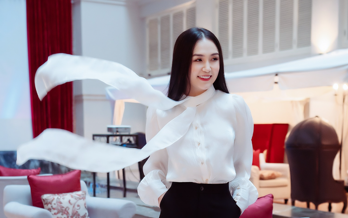 Bà xã Tuấn Hưng - Hương Baby lấn sân thiết kế thời trang khoe, nhan sắc ngày càng thăng hạng