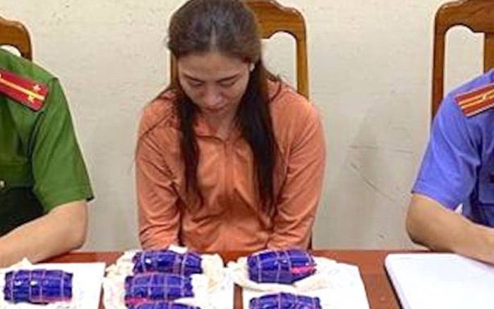 'Hotgirl' ẩn dưới mác bà chủ tiệm spa tàng trữ 12.000 viên hồng phiến để bán cho con nghiện