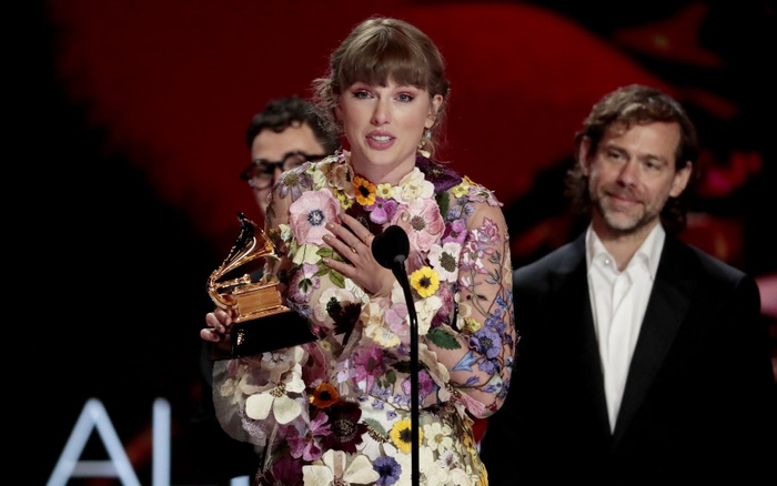 Taylor Swift xác lập kỷ lục mới khi 3 lần giành được Kèn vàng cho hạng mục này
