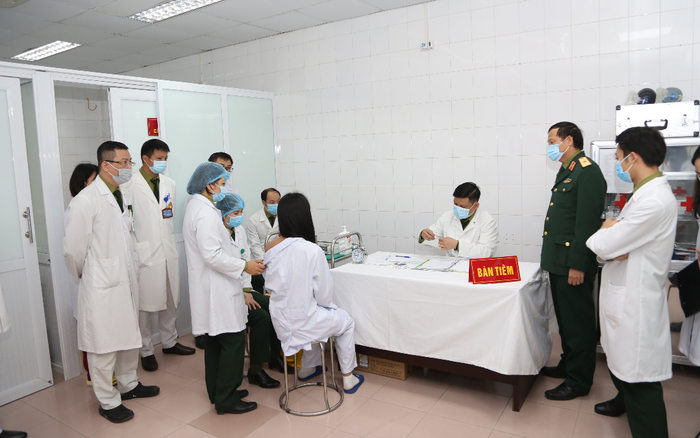 Sáng 18/3, không ca nhiễm COVID-19 mới, thêm hơn 3.000 người tiêm vắc xin