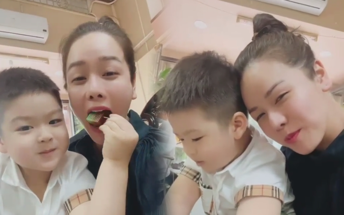 Nhật Kim Anh rưng rưng đoàn tụ con trai sau khi giành được quyền nuôi con từ chồng cũ