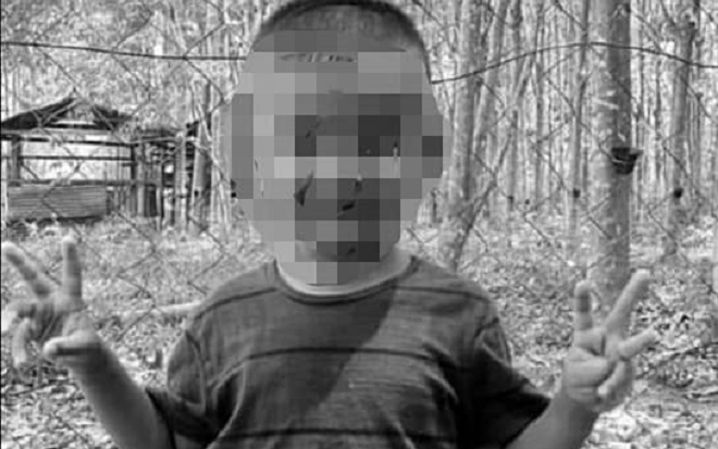 Bị hiệu trưởng bỏ quên trong ô tô, bé trai 5 tuổi chết tức tưởi