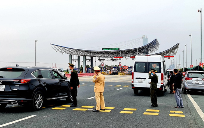 Quảng Ninh tạm dừng hoạt động các chốt kiểm soát dịch ra vào tỉnh từ 0 giờ ngày 22/3