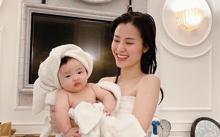 Ông Cao Thắng khoe ảnh con gái Winnie bụ bẫm, vô tình lộ mặt mộc cực phẩm của mẹ bỉm Đông Nhi