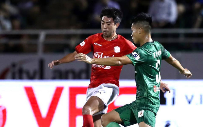 Lee Nguyễn: Đá vui phá lưới 3 bàn, bầu Đức biệt đãi và ký hợp đồng 'cực khủng'