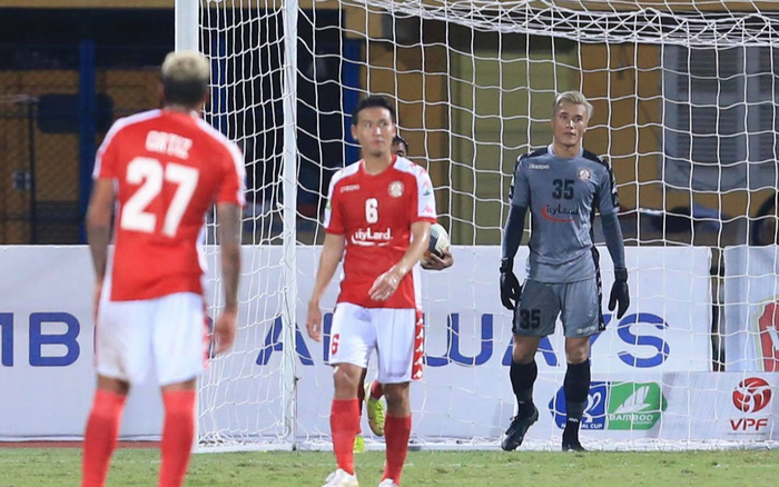 Vì sao TPHCM thua đậm Hà Nội FC?